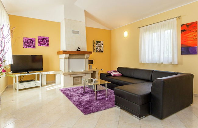 Villa in Kma?i?i With Private Pool - Foto 12