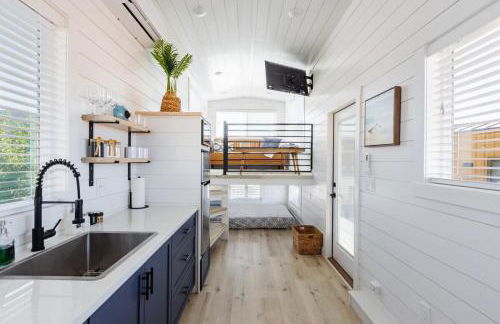 modern home with private hot tub - Foto 25