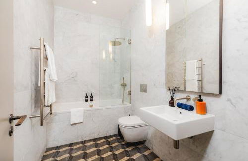 JOKER! Off Oxford St! 3Bed 3Bath LuXXe Hideaway for Stylish Families and Couples - Foto 16