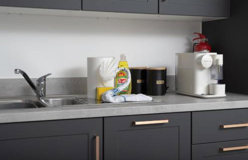 31 Grand Court - Lovely Home Near Canal, Park, & Central MK - Photo 7