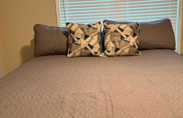 Peaceful 2BR 3BA Townhome - Foto 19