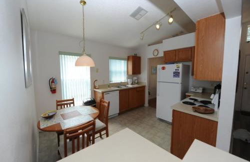 Three-Bedroom House in Clear Creek - Photo 8