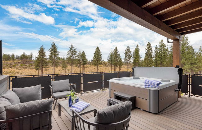 Sleeps 40! 8 Modern Units/20 Bdrs w/ Deck+hot Tub, 10mins to Downtown & Old Bend - Photo 36