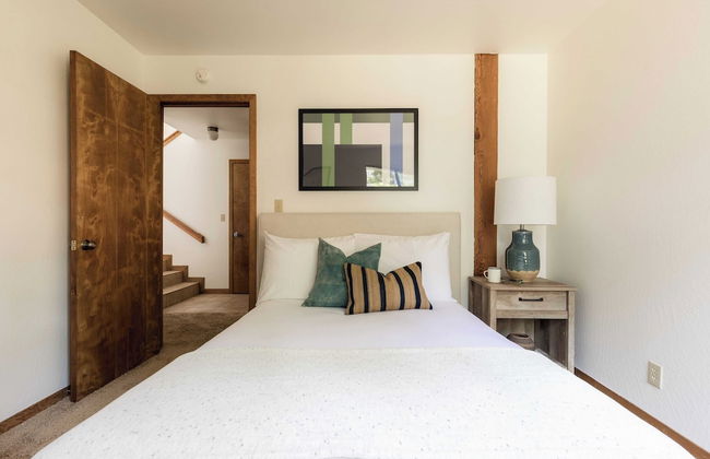 Wolfe by Avantstay 5mins Northstar! w/ Hot Tub, Fireplace, 2 Private Decks! - Foto 21