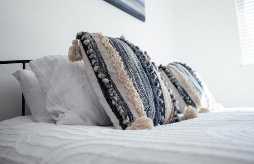 Large 4 BedroomProperty driveway and 3 bathrooms - Photo 14