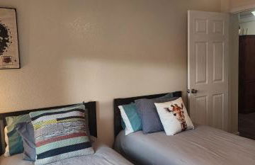 Peaceful Modern House by River & Park in Guernsey - Foto 9