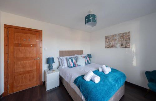 Woodside Barn Sleeps 14 with Hot Tub - Photo 30