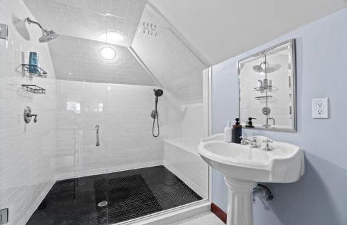 Private Resort Mansion with Pool - Foto 51