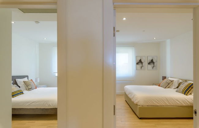 Luxury Modern Apartment With Exceptional Views! Hosted by Sweetstay - Photo 1