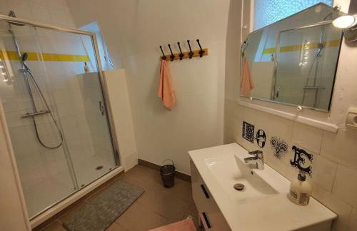 logement de charme 2 chambres 100m2 hypercentre 2ème étage - Foto 3