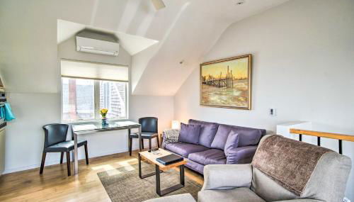 Right on Commercial St! Waterfront Condo with View - Foto 3