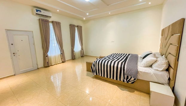 4 Bedroom Luxury Entire Apartment With Wifi - Foto 3, Habitación