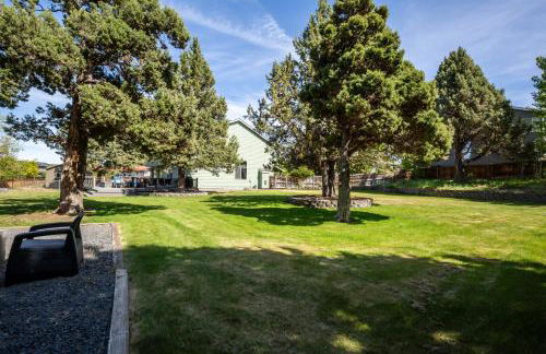 Wildflower Getaway HALF acre yard firepit hot tub bikes Dogs OK - Foto 33