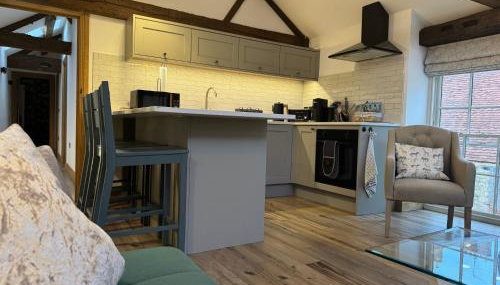 The Menagerie - Photo 2