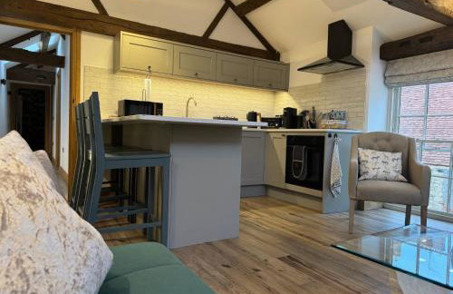 The Menagerie - Photo 2