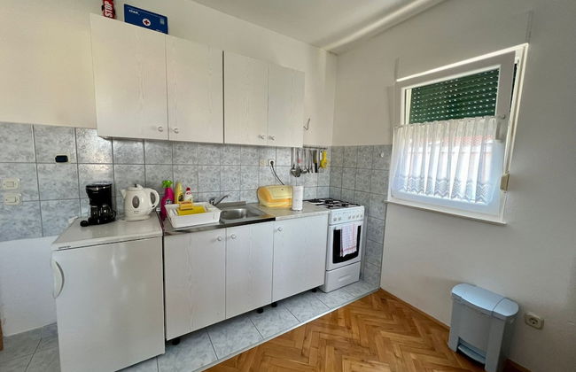 Bright and Cozy Apartment With Balcony in Kastel Luksic - Foto 4