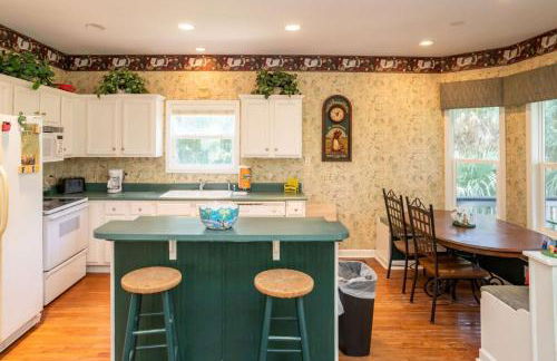 Lloyd's Lodge at Davis Love Dr - Photo 11