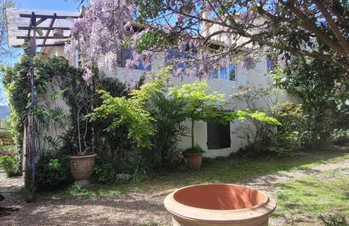 Majestic Holiday Home in Laroque With hot tub - Foto 14