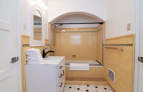 Spacious 4BR Spanish Villa In Hancock Park - Foto 33