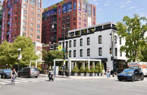 Downtown DC Awaits with Parking Permit - Foto 32