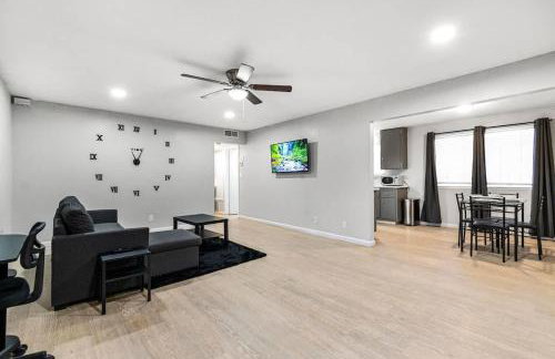 Charming Two Bedroom Sleeps 6! Close To Strip! - Foto 6