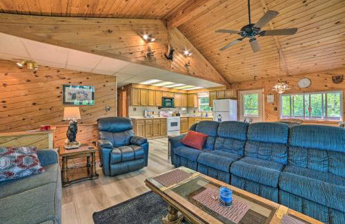 Atlanta Waterfront Cabin with Dock and Kayaks! - Foto 5