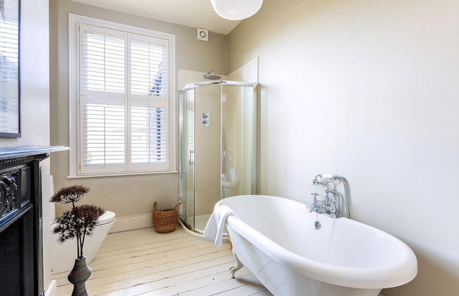 Tooting's Charming Victorian Garden Hideaway - Photo 17