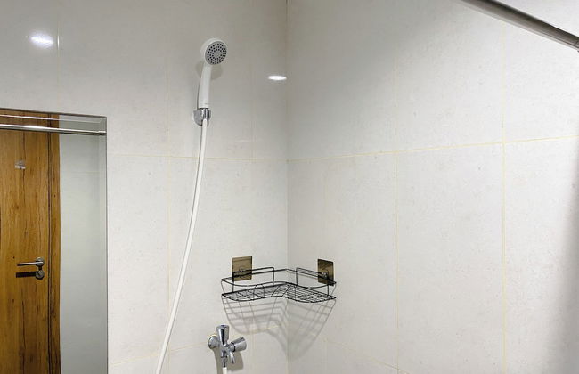 Homey and Minimalist Studio LRT City Jatibening Apartment - Photo 10