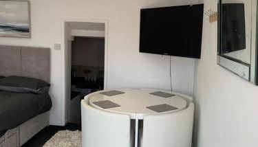 Beautiful studio apartment - Photo 1