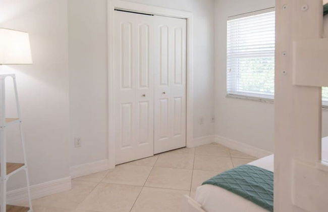 Sandy Shores 2BR Beach Getaway and Surf Spot - Photo 11