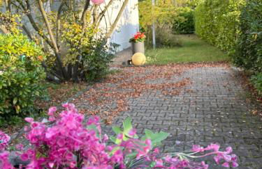 Schöne 2-Zi-Whg Küche Bad Terrasse Parken - Foto 4