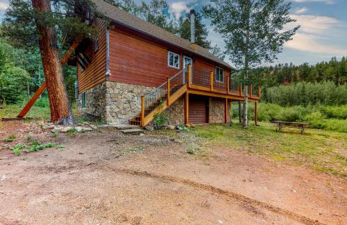 Deck and Mtn Views! Family A-Frame Cabin in Bailey - Foto 1
