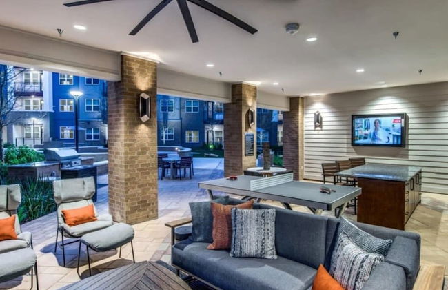 Cozy 1BR King Suite Close to Downtown w Fast Wifi - Foto 28