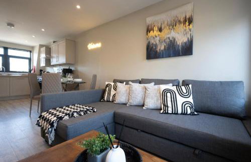 Modern 2 Bedroom Flat, Central Chatham, Self Check-in - Foto 19