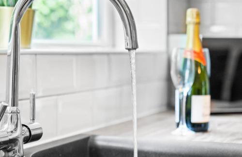 Stylish 3 Bedroom House - Pool & Tennis Table - Garden - Off Street Parking 782S - Foto 30