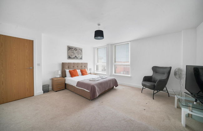 2 Bdrm Penthouse with parking Wycombe - Foto 17