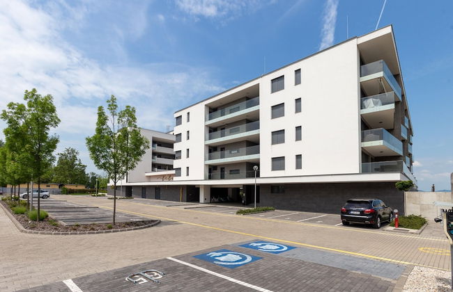 Lakefront Elegant Condo Lela - Foto 23