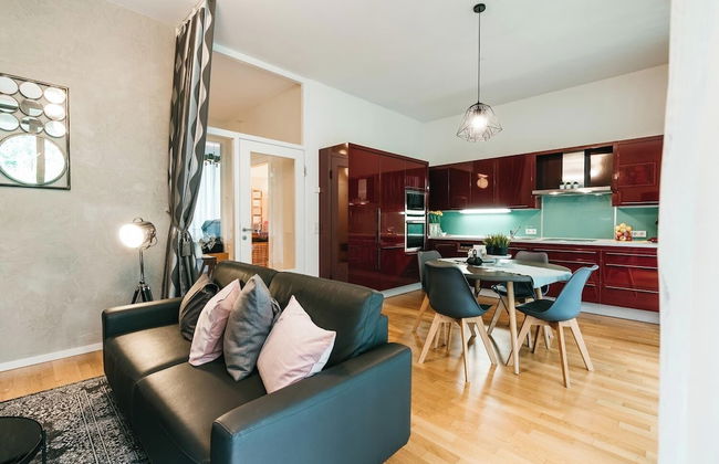 YoHome - Luxury Downtown Apartment - Photo 1