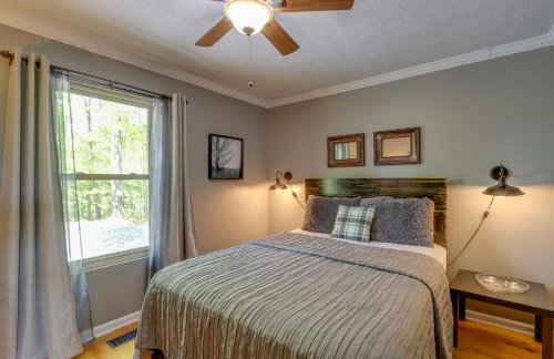 Blue Ridge Getaway with Hot Tub and Seasonal View! - Foto 15