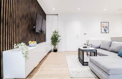 The Abbey Apartment - 1BR Apt with Dedicated Workspace, Fast Wifi & Stylish Kitchen Island & Free Secure Underground Parking - Foto 30