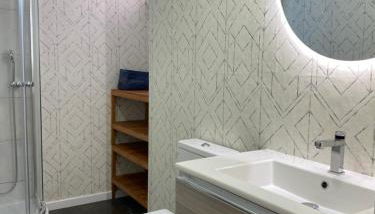 23 DOWN TOWN IN METRO IN 5 Station straigh WIFI AC - Photo 3, Shower