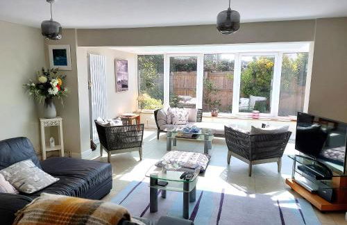 Spacious 3 bed holiday home, New Forest, Milford-on-Sea, close to beach - Photo 5