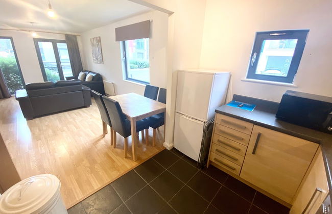 Sea Breeze Retreat in Swansea - Photo 31