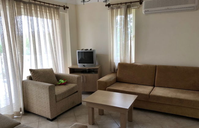 Apartment 3 Bedroom Lake View 3 by Likya Global - Photo 2