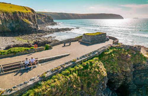 Timber Hill Self Catering Cedar Lodges - Foto 80