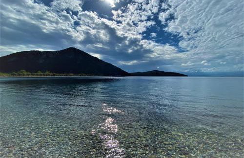 Steinturm mit Dach-Terrasse zwischen Fluß, Meer und Gebirge- Spiti Pirgos - Foto 47