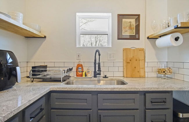 3-story 6-bedroom 4 Bathrooms 3min-asian Dist - Photo 75