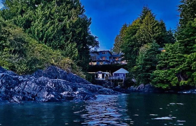 Tofino Oceanfront Hotel Suite 2 - Photo 16