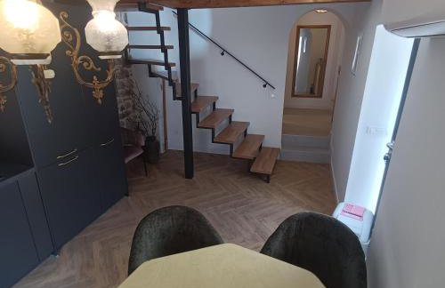 Apartman old house in Kastel Kambelovac - Photo 3