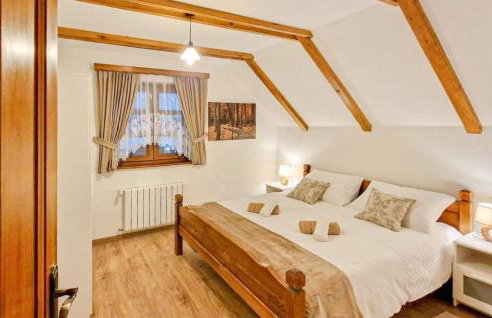 Lovely Home In Gospic With Wifi - Photo 17